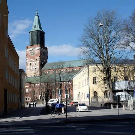 Cozy Near Cathedral Church Daire